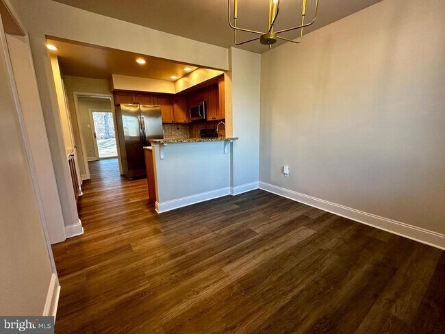 Building Photo - 18 Dundee Mews