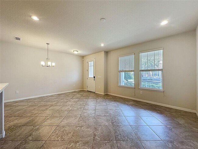 Building Photo - 2904 Windmill Dr