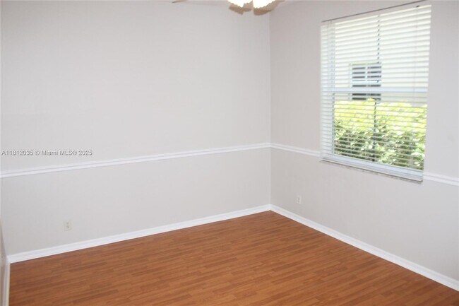 Building Photo - 1342 Crossbill Ct