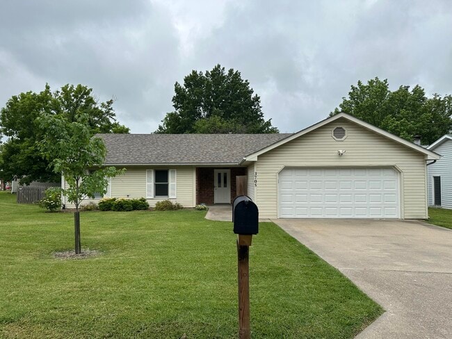 Building Photo - 3705 Sierra Madre