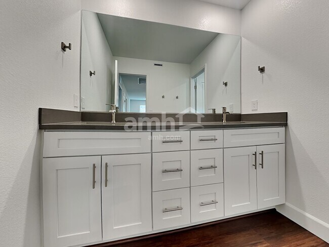Building Photo - 4820 Blushing Star St