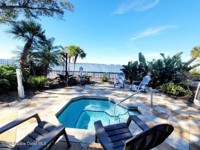 Building Photo - 225 S Tropical Trail