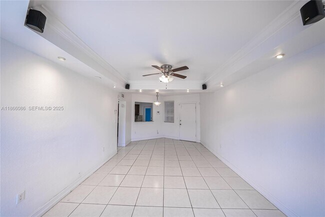 Building Photo - 1701 NE Miami Gardens Dr
