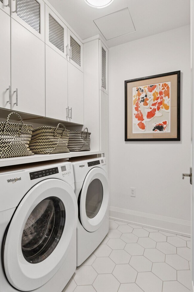 Building Photo - 1111 W River Pkwy