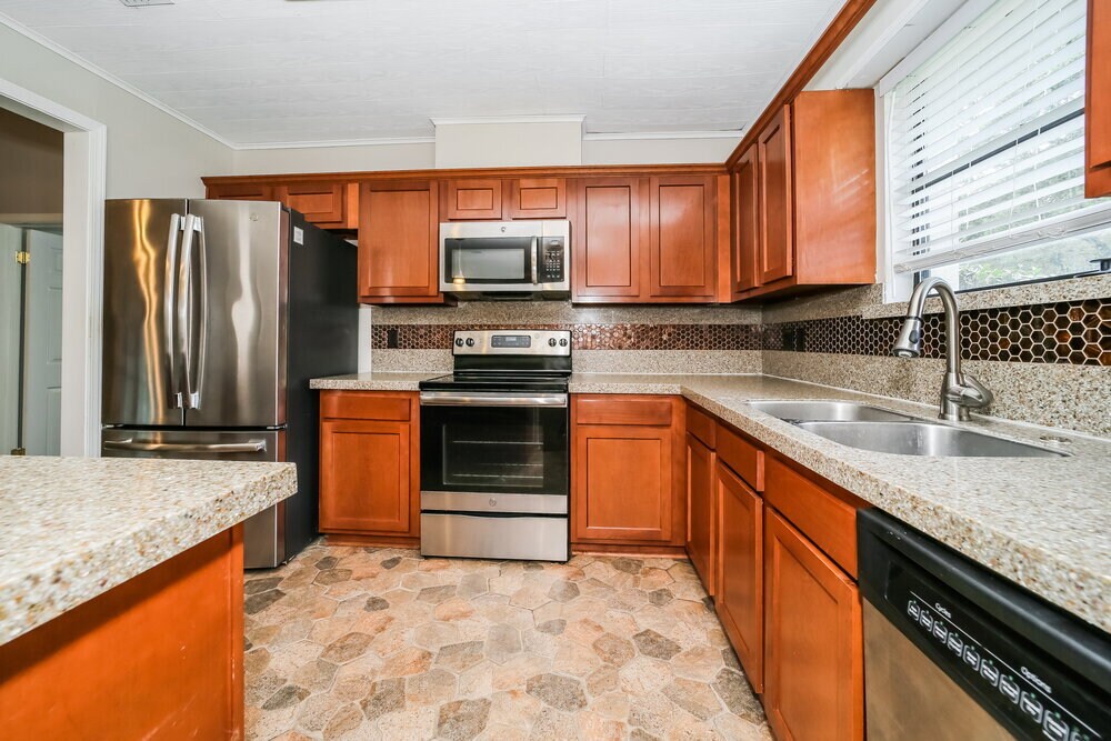 Building Photo - 3167 Laurel Grove S