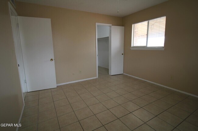 Building Photo - 3406 Moonlight Ave