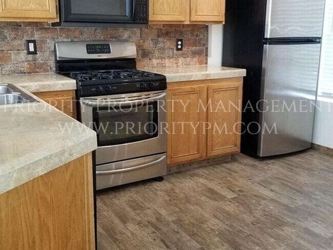 Building Photo - 5805 Briar Rose Ln