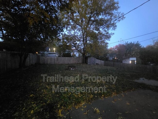 Building Photo - 618 NE 43rd St