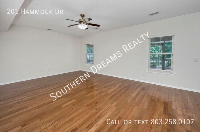 Building Photo - 201 Hammock Dr