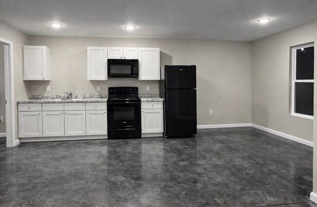 Building Photo - 30 Patton Ct