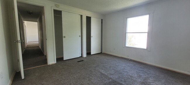 Building Photo - 3 bedroom 2 bathroom mobile home in Quarry...