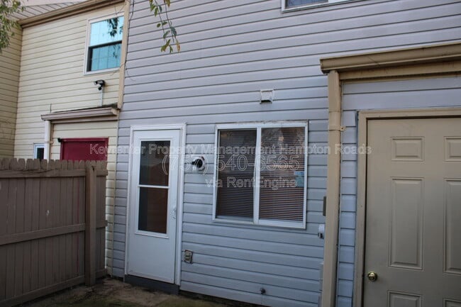 Building Photo - 44 Lucinda Ct