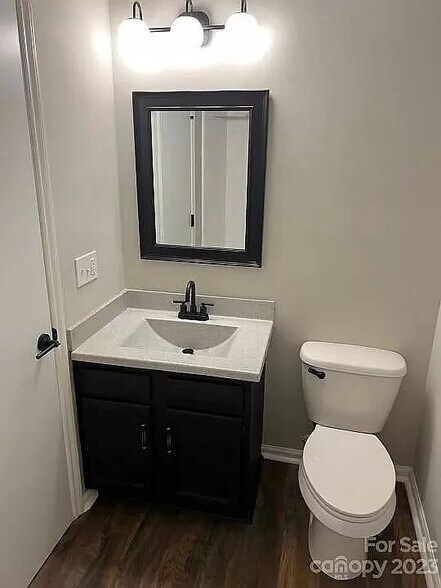 Building Photo - Room in Condo on Meadow Rose Ln