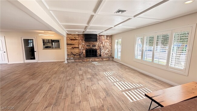 Building Photo - 1819 S Beverly Way