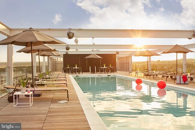 Building Photo - 1110 23rd St NW