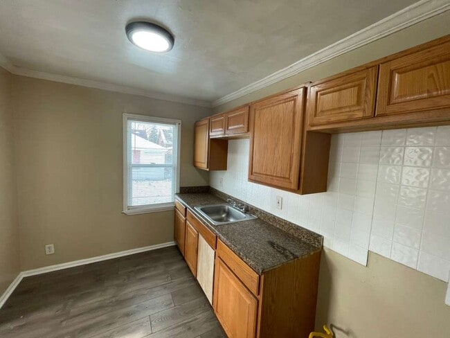 Building Photo - 19303 Fairport St