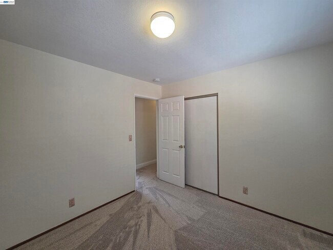 Building Photo - 11732 Bloomington Way