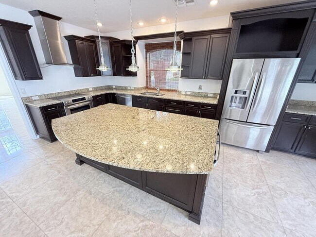 Building Photo - 8055 Glitter Ct