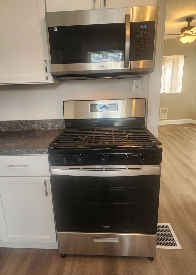 Building Photo - Torres-W 47th