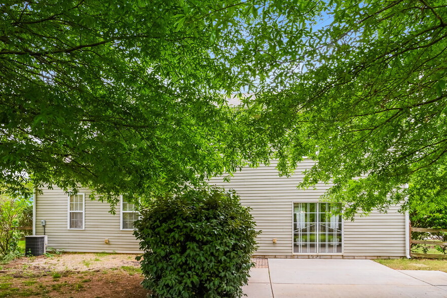 Building Photo - 4600 Sandtyn Dr