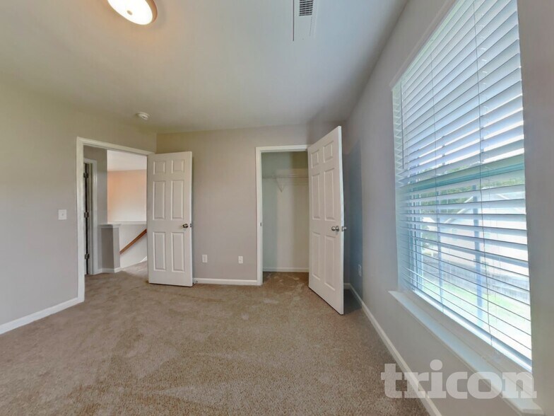 Building Photo - 4103 Laurel Creek Dr