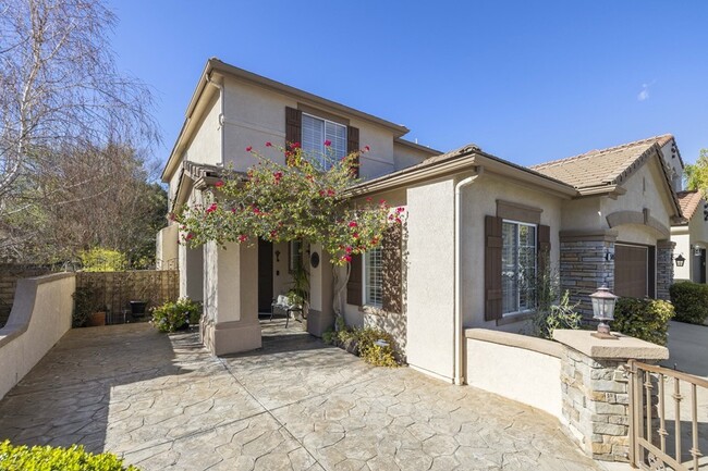 Building Photo - Stevenson Ranch Pool Home