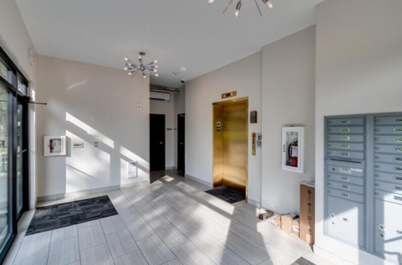 Building Photo - 803 E Mifflin St