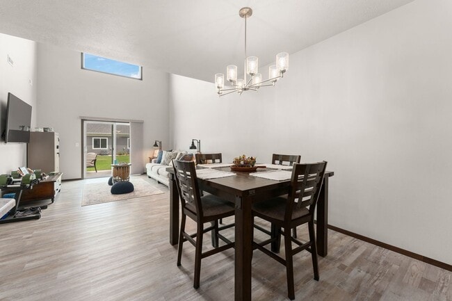 Building Photo - 4500 E Whisper Ridge Pl