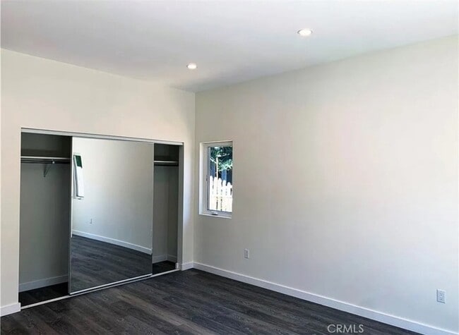 Building Photo - 17217 Kittridge St