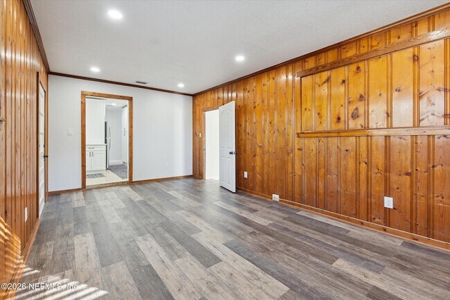 Building Photo - 863 Westgate Dr