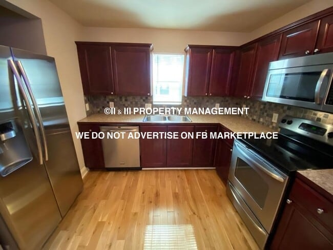 Building Photo - 512 W 86th St