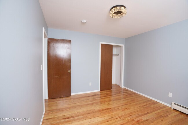 Building Photo - 35 McAlpin St