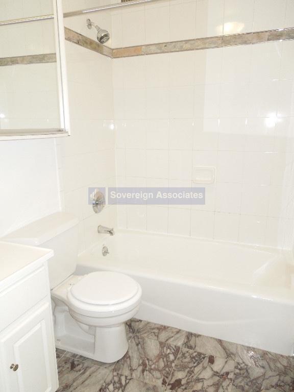 Building Photo - 525 W 49th St