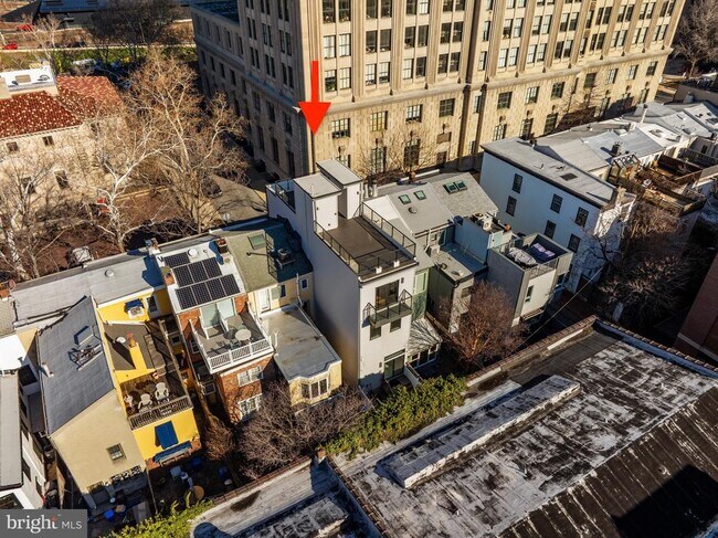 Building Photo - 2130 Spring St
