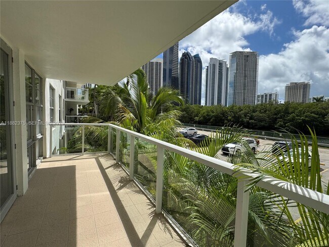 Building Photo - 230 174th St