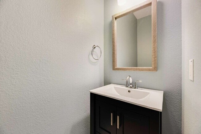 Building Photo - Dog friendly 3-2.5-2 Townhome in the heart of Plano!