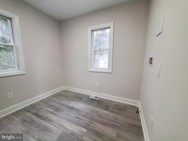 Building Photo - 9 Butler Ct