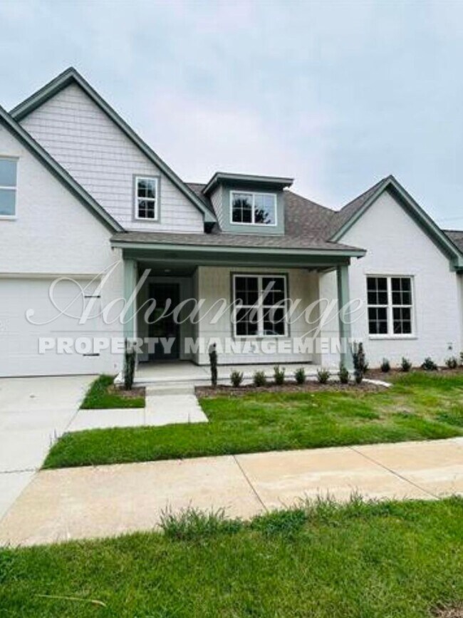 Primary Photo - Gorgeous Updated Home For Rent in U of M a...