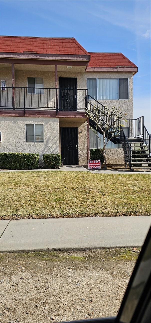 Primary Photo - 4211 Mountain Dr