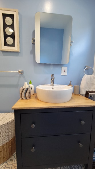 Building Photo - 1250 E 1st St