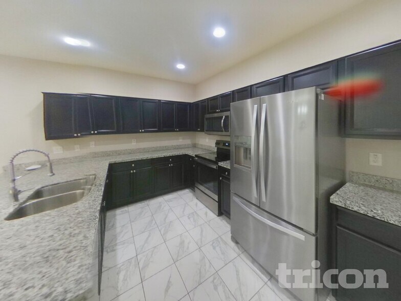 Building Photo - 3360 W Hayduk Rd