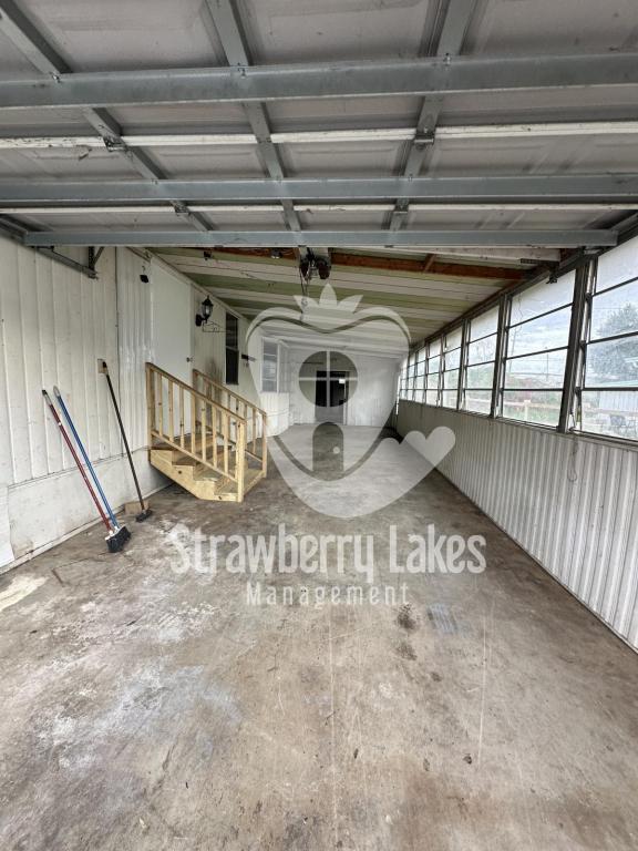 Building Photo - 121 Lakeside Dr