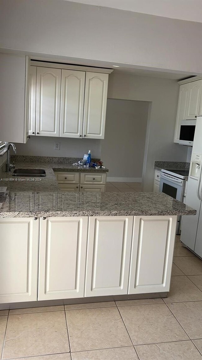 Building Photo - 216 SW 7th St