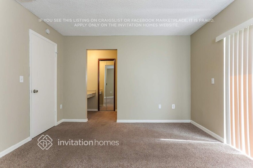 Building Photo - 5790 SW 156th Ct