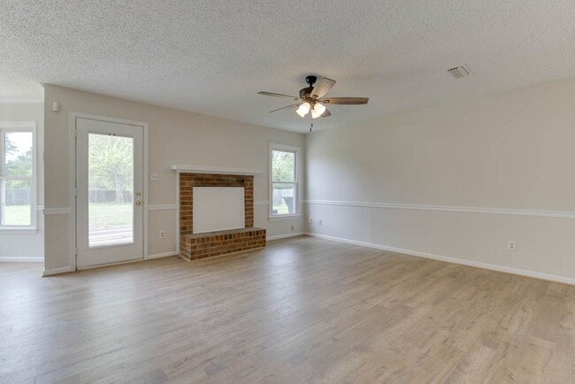 Building Photo - 1121 Nipigon Ct