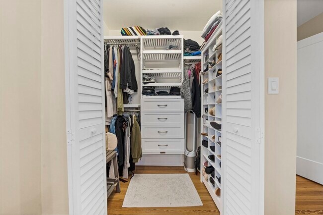 Building Photo - 57 Cook St