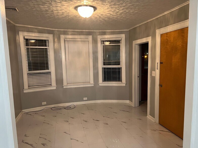 Building Photo - 375 Military Rd