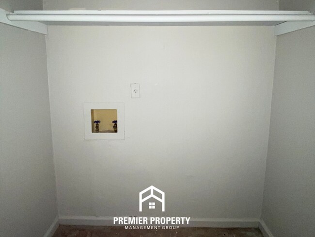 Building Photo - 3796 St Elmo Ave