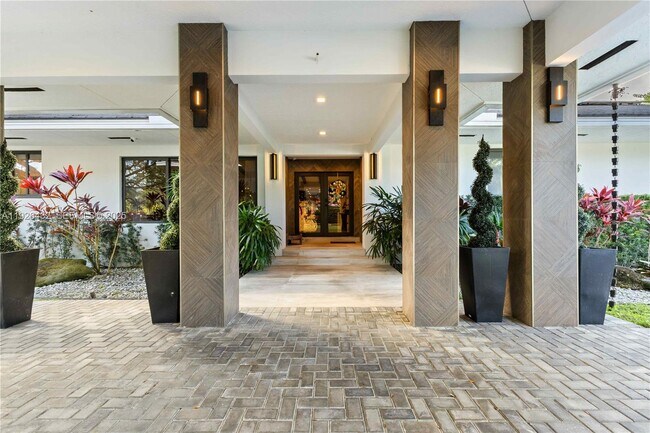 Building Photo - 9040 SW 110th Ave