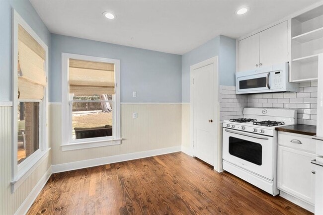 Building Photo - 2309 Forest Ave